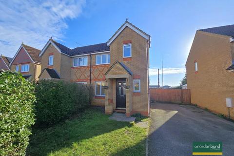 3 bedroom semi-detached house to rent - Flinters Close, Wootton, Northampton NN4
