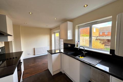 3 bedroom semi-detached house to rent, Flinters Close, Wootton, Northampton NN4