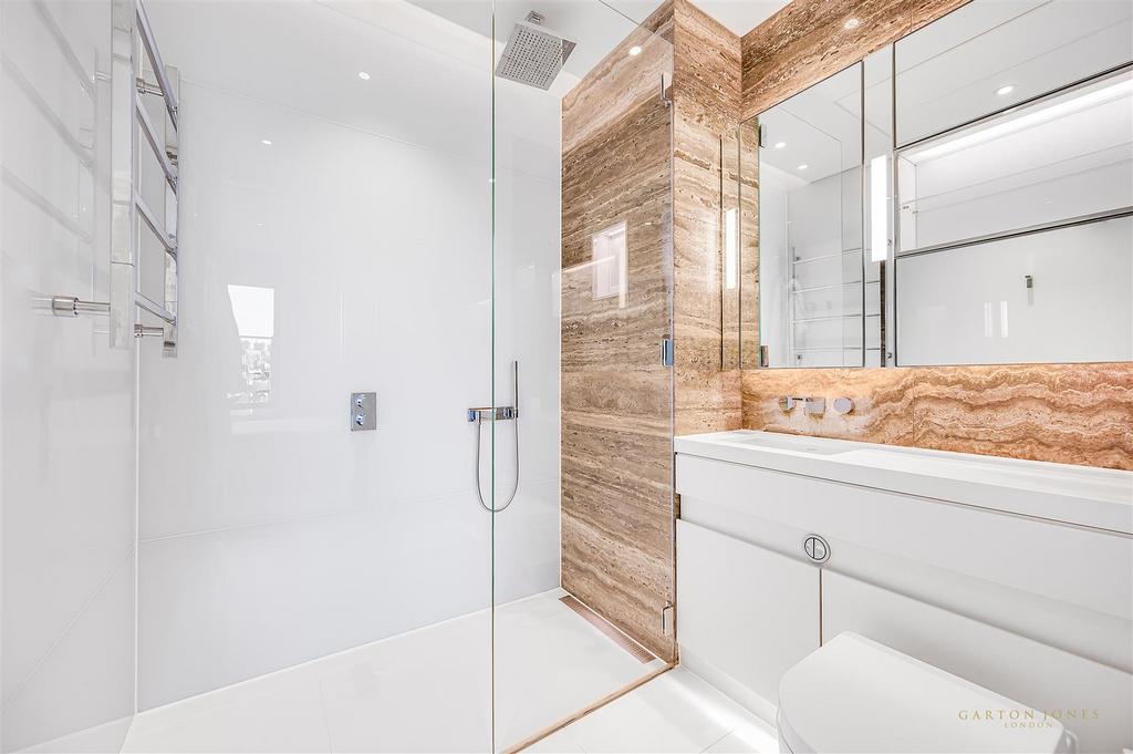 Shower Room.JPG