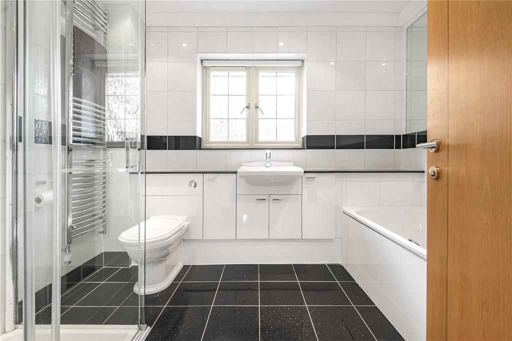En Suite Bathroom