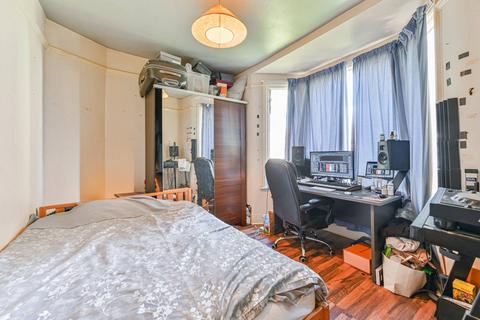 3 bedroom maisonette for sale, Belmont Hill, Lewisham, London, SE13