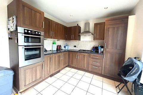 2 bedroom semi-detached house for sale, Laxey Crescent, Leigh
