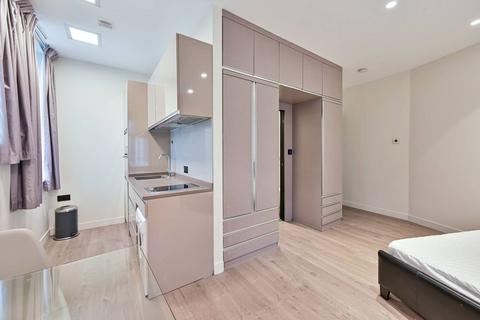 Studio to rent, Brent Street, Hendon, LONDON, NW4