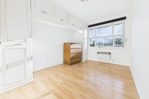 2 bedroom apartment to rent, Taylor Close, Hounslow