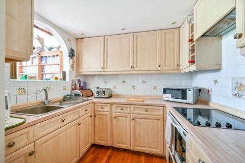 Flat 1, Ridge House Morecoombe Close, Kingston Upon Thames, KT2 7JQ