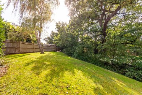 Flat 1, Ridge House Morecoombe Close, Kingston Upon Thames, KT2 7JQ
