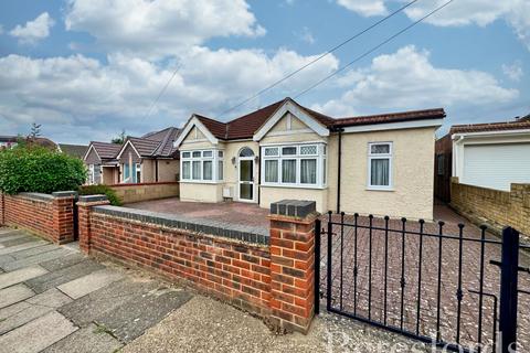 2 bedroom bungalow for sale, Stanley Road, Hornchurch, RM12