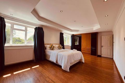 22 School Close, High Wycombe, HP11 1PH