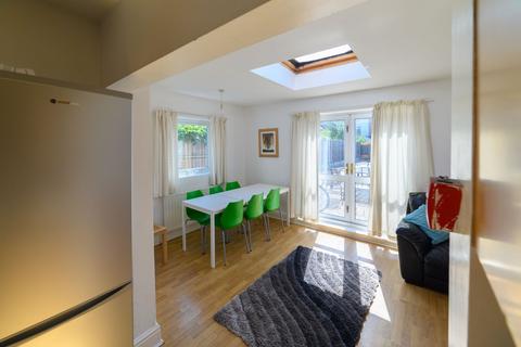 7 bedroom house to rent, Chaworth Road, Nottingham NG2
