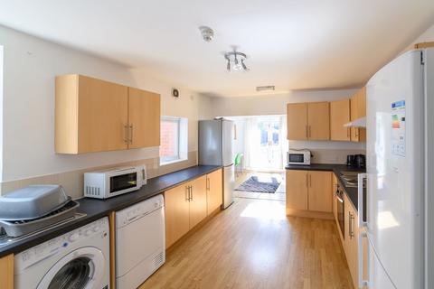 7 bedroom house to rent, Chaworth Road, Nottingham NG2