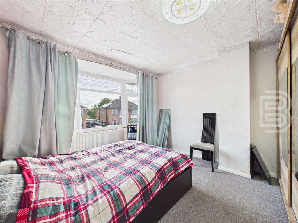 Bedroom 1 (1).jpg