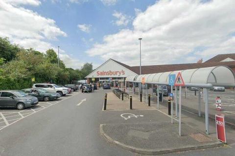 undefined, Long Drive, Ruislip HA4
