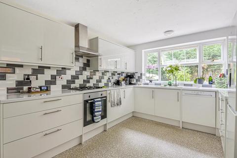 undefined, Walnut Close,  Wokingham,  RG41