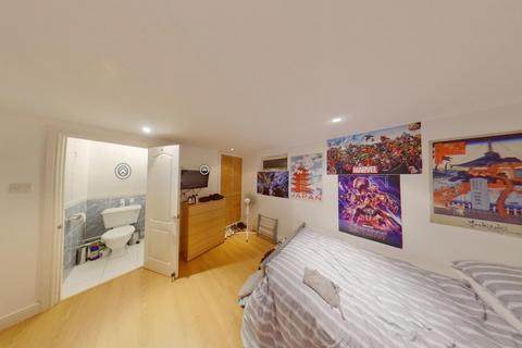 4 bedroom terraced house to rent, *£146pppw excluding bills!* Terrace House, The Park Estate