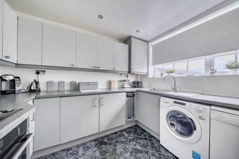 undefined, Sunbury-on-Thames,  Surrey,  TW16