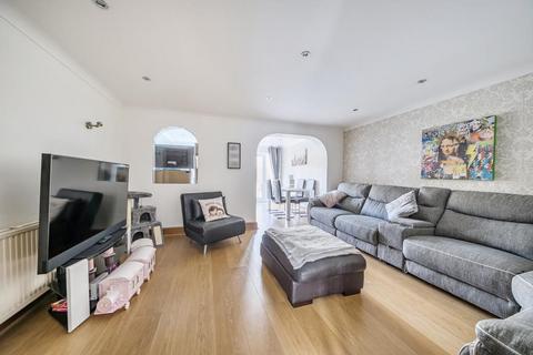 undefined, Sunbury-on-Thames,  Surrey,  TW16