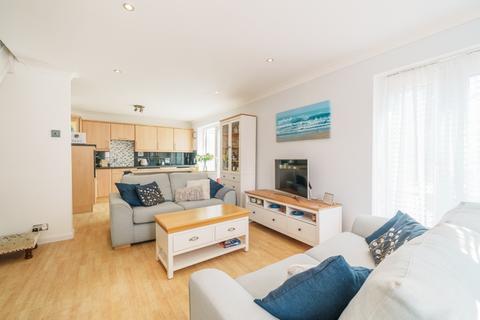 2 bedroom end of terrace house for sale, Empson Walk, Lee-on-the-Solent, Hampshire, PO13