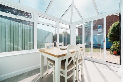 2 bedroom end of terrace house for sale, Empson Walk, Lee-on-the-Solent, Hampshire, PO13