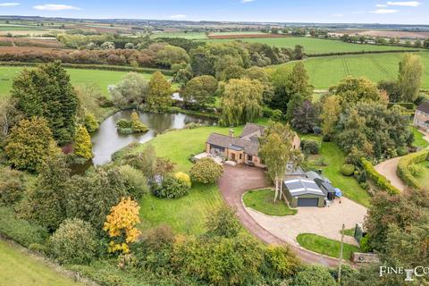 4 bedroom detached bungalow for sale, Glaston