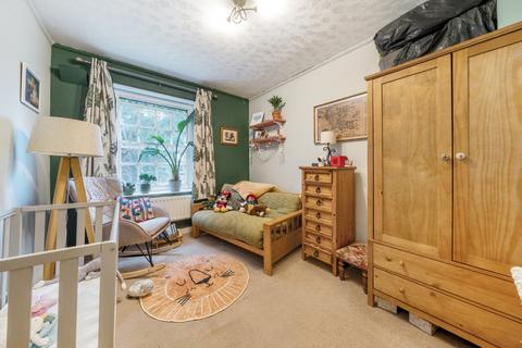 2 bedroom flat for sale, Albion Avenue, London, SW8