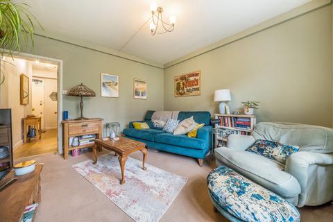 Albion Avenue, Clapham, London, SW8