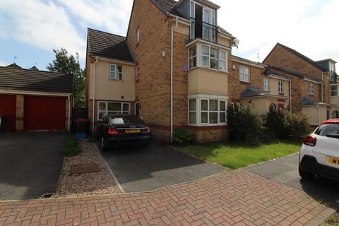 4 bedroom semi-detached house to rent, 15 Robin Bailey Way