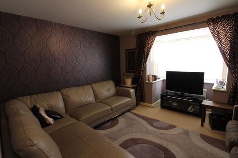 4 bedroom semi-detached house to rent, 15 Robin Bailey Way