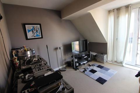 4 bedroom semi-detached house to rent, 15 Robin Bailey Way