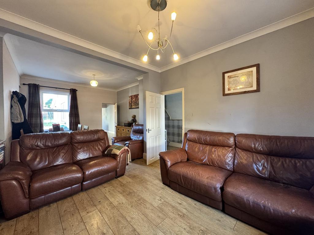Lounge/ dining room
