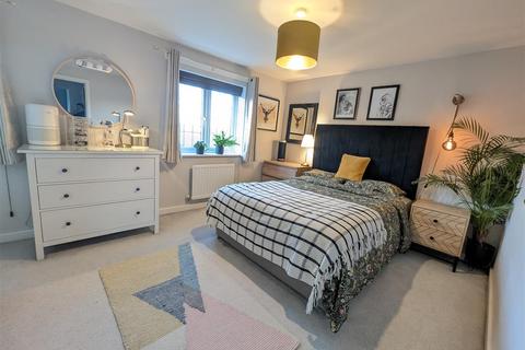 2 bedroom semi-detached house for sale, Marshall Way, Bilbrook, Wolverhampton