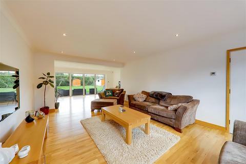 4 bedroom detached house for sale, Upper Brighton Road, Charmandean, Worthing, BN14 9HY