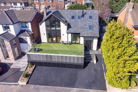 4 bedroom detached house for sale, Kingsley Close, Ashton-under-Lyne, Greater Manchester, OL6