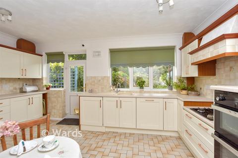 4 bedroom detached house for sale, Bredhurst Road, Gillingham ME8
