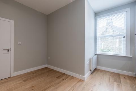 undefined, Flat 10 68 Arodene Road