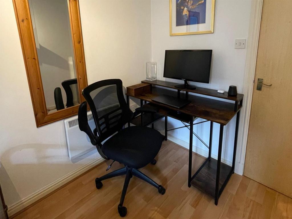Desk.jpg