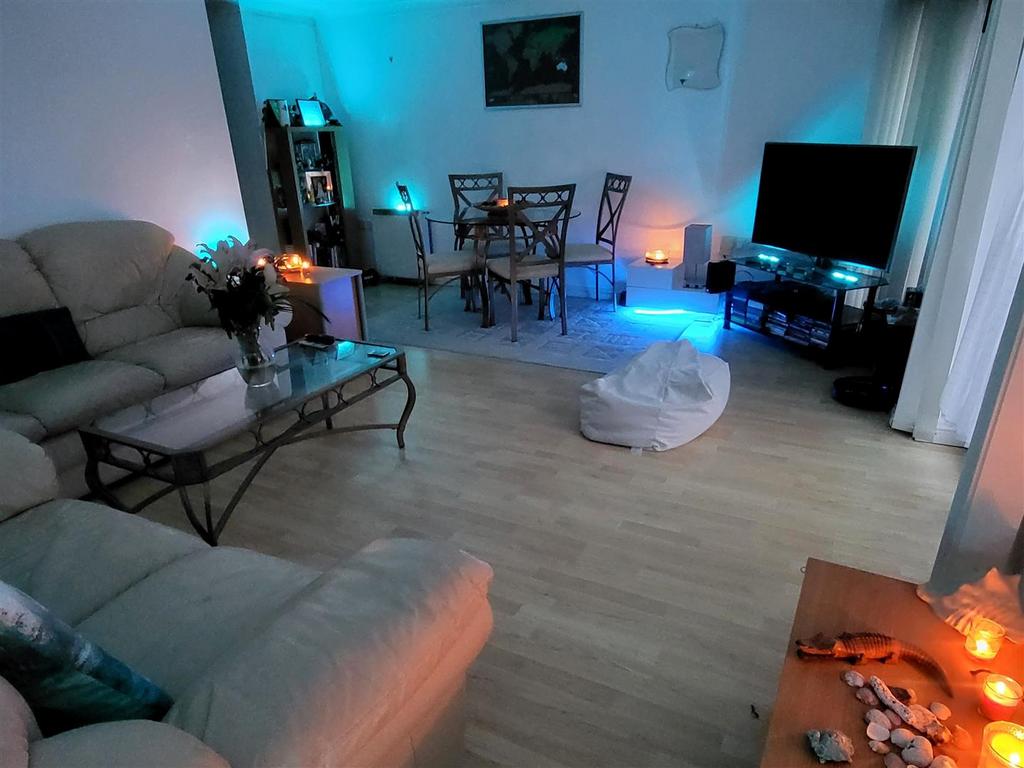 Living Room night 2.jpg