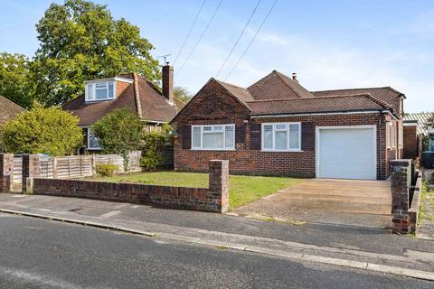 38 Elizabeth Crescent, East Grinstead, RH19 3JD