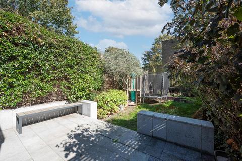 undefined, Kyverdale Road, London, N16