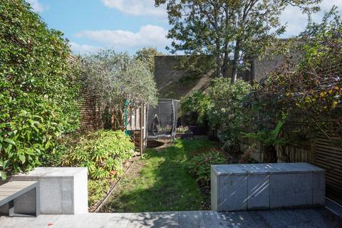 undefined, Kyverdale Road, London, N16