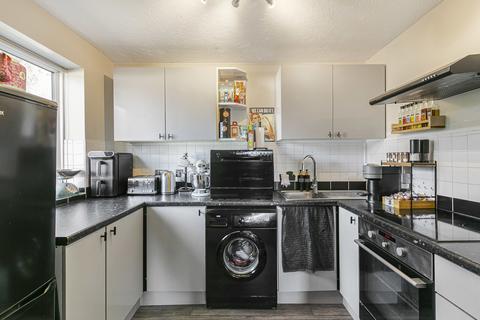 2 bedroom apartment for sale, Seymour Way, Sunbury-on-Thames, Surrey, TW16