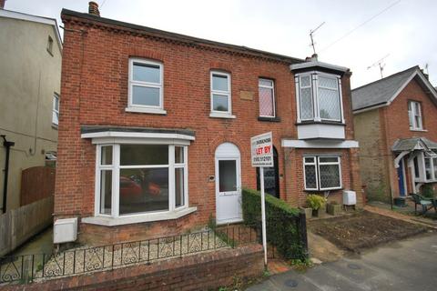 3 bedroom semi-detached house to rent, Forest Road, Tunbridge Wells