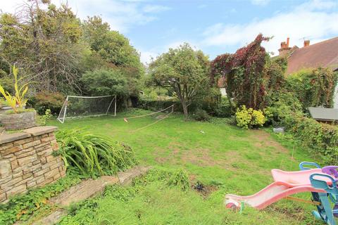 undefined, Woodcote Grove Road, Coulsdon CR5