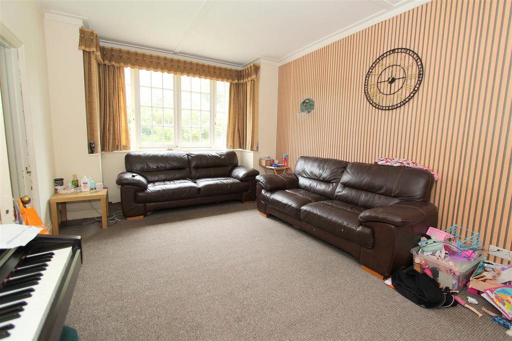 Lounge b.JPG