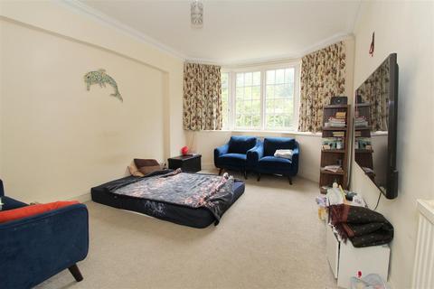 undefined, Woodcote Grove Road, Coulsdon CR5