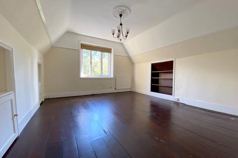 3 bedroom flat to rent, Broadwater Down, Tunbridge Wells