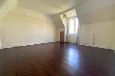 3 bedroom flat to rent, Broadwater Down, Tunbridge Wells