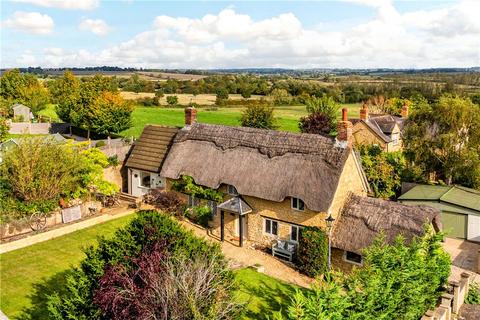 Grafton Road, Yardley Gobion, Northamptonshire, NN12