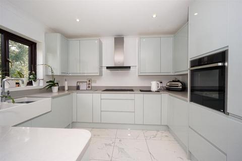 5 bedroom detached house for sale, Lower Glen Road, St. Leonards-On-Sea