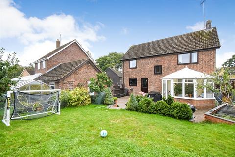 4 bedroom detached house for sale, Middle Mead, Hampshire RG27