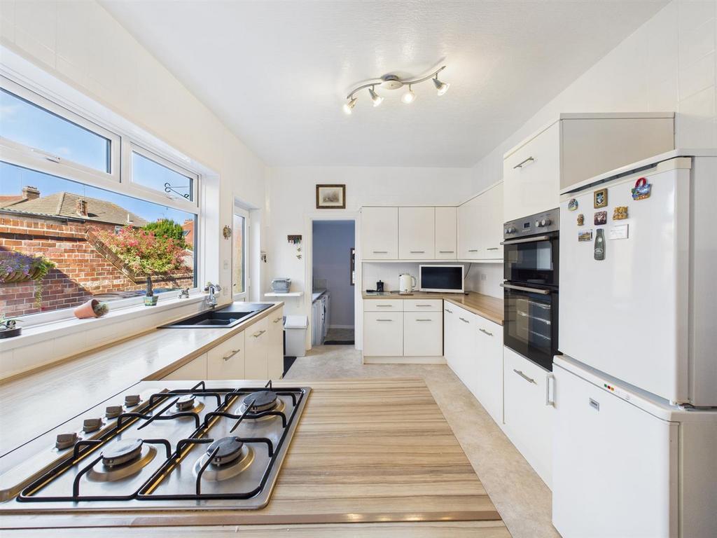 Kitchen:
